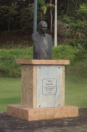 Monumento de Isidro Ayora Cueva.jpg