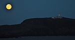 Moonrise o'er Sumburgh Head IMG 9720 (18470698401).jpg
