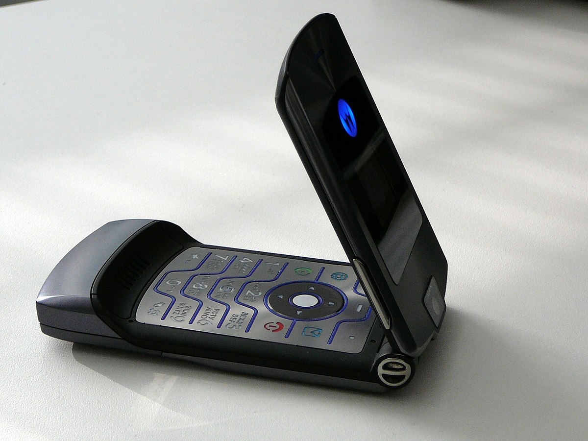 1200px Motorola RAZR V3i 01