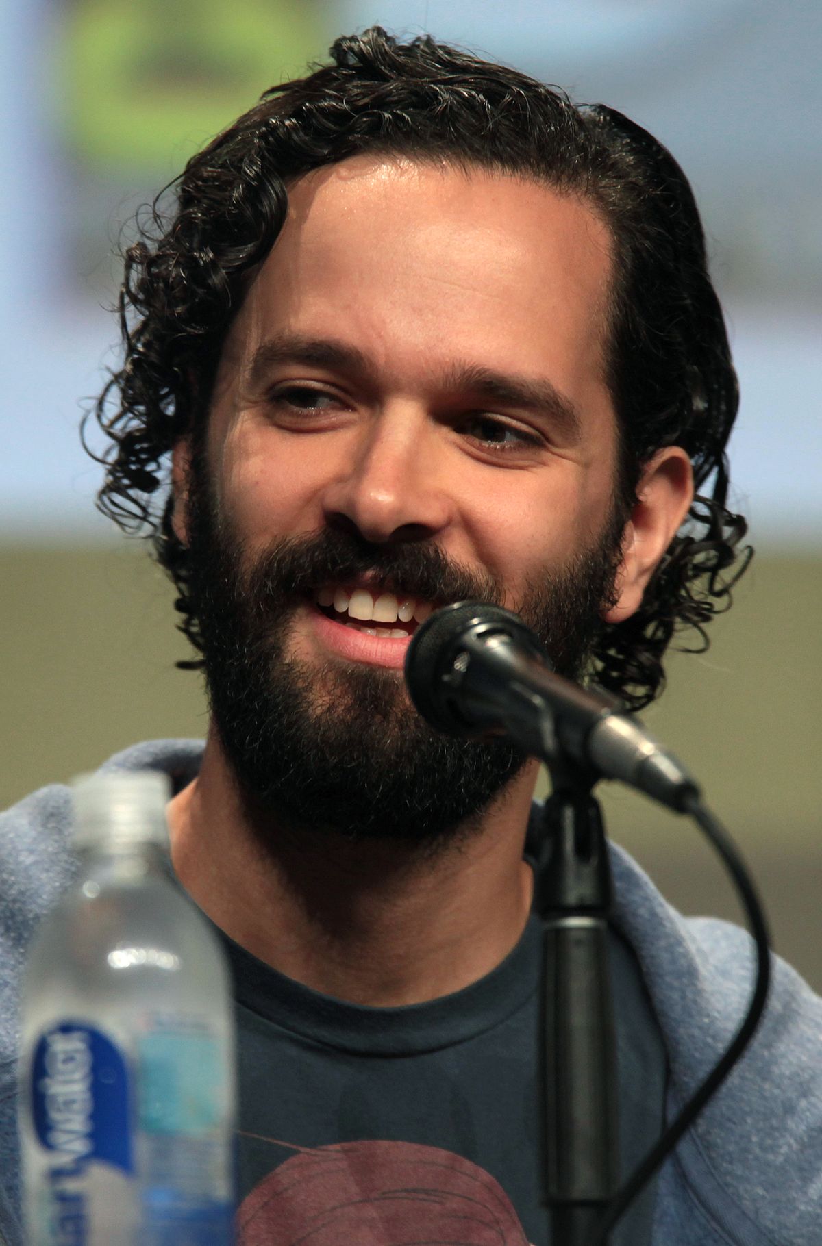 File:Neil Druckmann by Gage Skidmore.jpg - Wikipedia