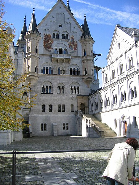 File:Neuschwanstein 004.jpg