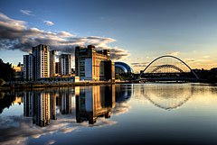 Newcastle Quayside mit Brücken.jpg