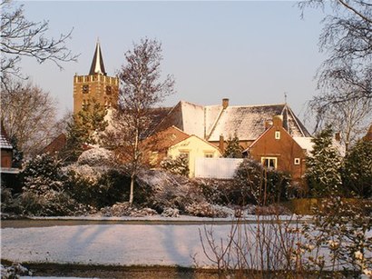 How to get to Nieuwe-Tonge with public transit - About the place