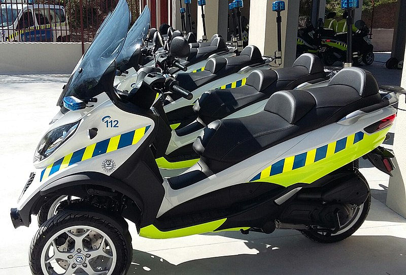 File:Nuevas motos de tres ruedas para los Agentes de Movilidad (02).jpg