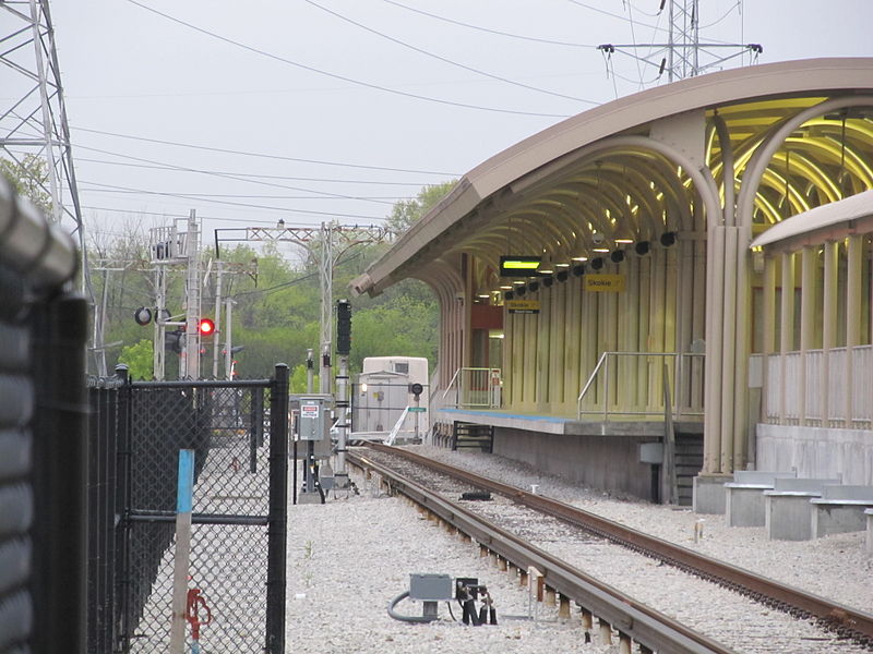 File:Oakton CTA platform.jpg