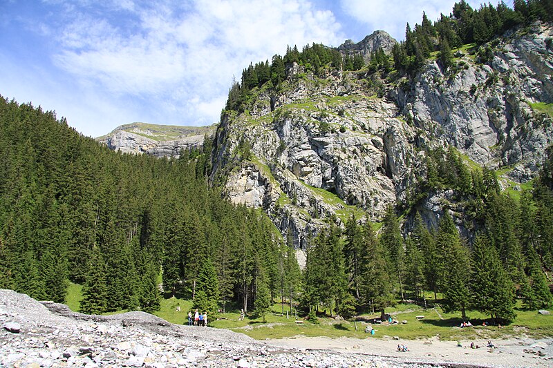 File:Oeschinensee in summer 2011 (3).JPG