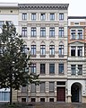 Deutsch: Wohnhaus Otto-von-Guericke-Straße 46 in Magdeburg-Altstadt. This is a photograph of an architectural monument. It is on the list of cultural monuments of Magdeburg.