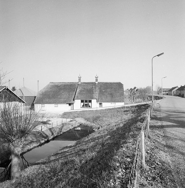 File:Overzicht van de rechter zijgevel van boerderij - Stein - 20378469 - RCE.jpg