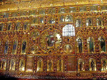La llamada Pala d'oro de la catedral de San Marcos (Venecia). Encargada a orfebres bizantinos en el siglo X, fue ampliada en los siglos posteriores.