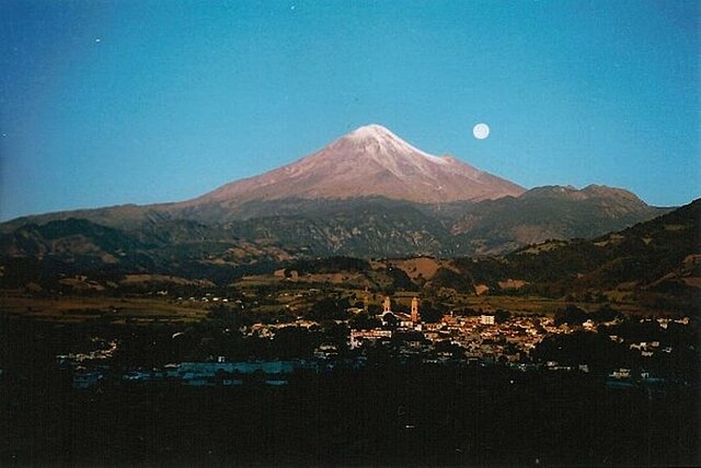 Coscomatepec – Ortsansicht mit Vulkan Citlaltépetl