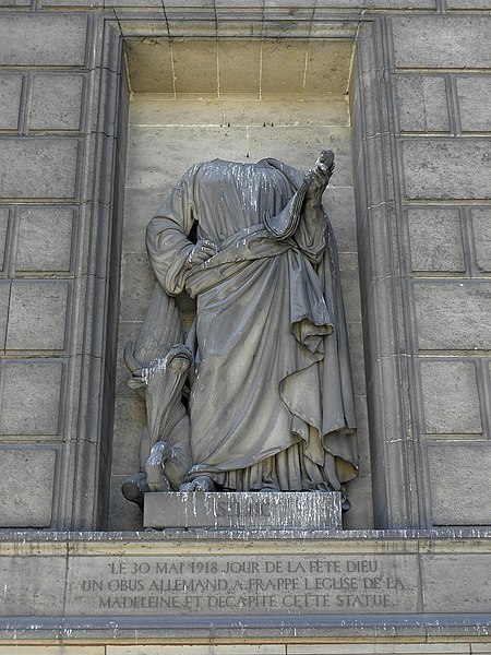 File:Paris (75008) Église de la Madeleine Extérieur Statue 15.JPG