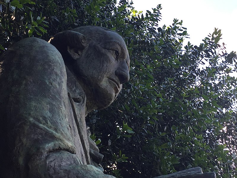 File:Peter Muhlenberg Memorial bust detail.jpg