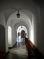 English: Corridor of the cloister in Pińczów-Mirów Polski: Korytarz w budynku opactwa na Mirowie