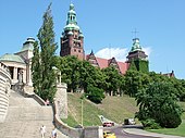 Auf der Mitte des Daches, des Regierungsbezirksgebäude (der Mast steht heute noch) ließ Zaremba die polnische Flagge hissen