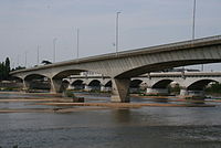 Le pont René Thinat à Orléans