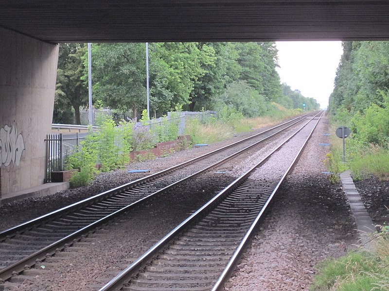 File:Pontefract Tanshelf railway station (site), Yorkshire (geograph 3260009).jpg