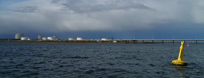 File:Port Bonython jetty and Santos refinery 2011 by Dan Monceaux.jpg