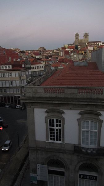 File:Porto - from hotel window (7933258912).jpg