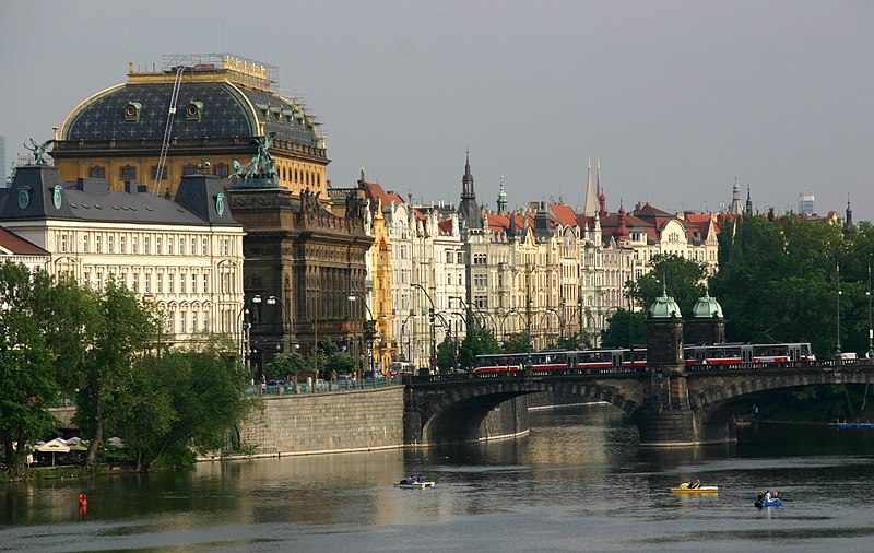 File:Prag-5860-Karlsbruecke nach Sueden-2008-gje.jpg