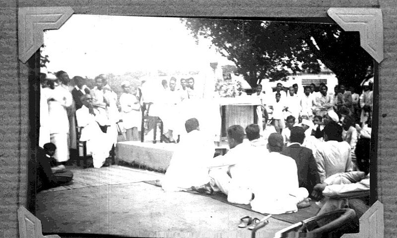 चित्र:Public lecture at Basavanagudi, Bangalore, during Quit India movement, organised by Indian National Congress.jpg