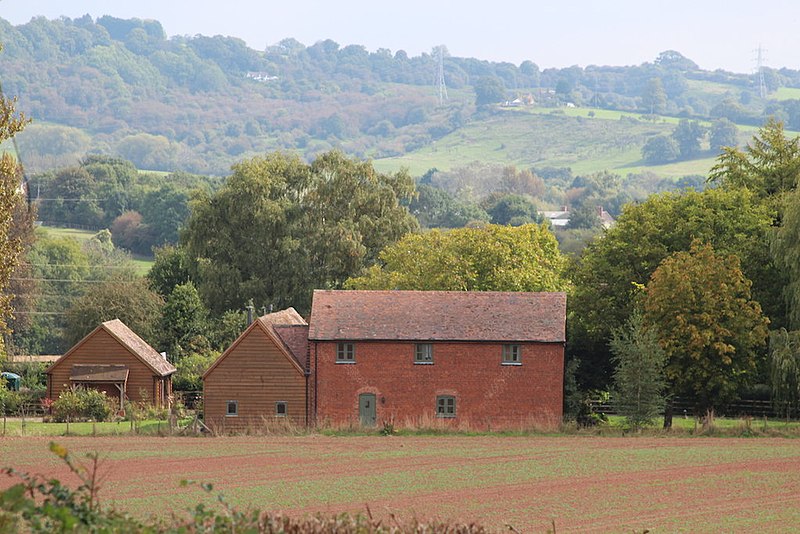 File:Puddleford Barn - geograph.org.uk - 4168324.jpg