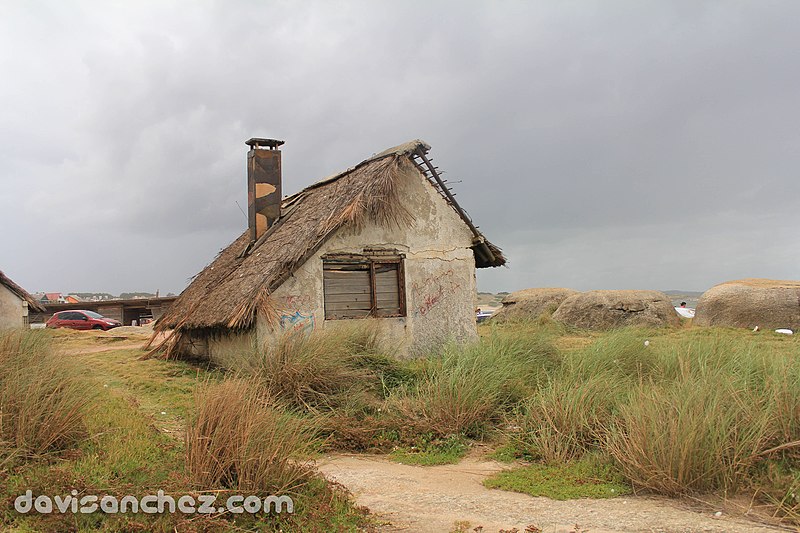 File:Punta del Diablo (8424775458).jpg