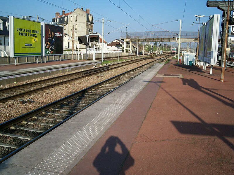 File:RER B - Gare Aulnay 15.JPG