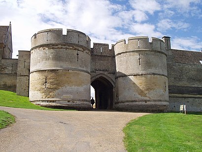 How to get to Rockingham Castle with public transport- About the place