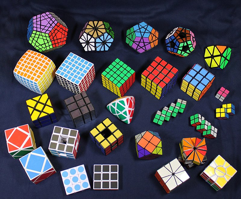 https://upload.wikimedia.org/wikipedia/commons/thumb/1/16/Rubik%27s_Cube_Collection_%284316806619%29.jpg/800px-Rubik%27s_Cube_Collection_%284316806619%29.jpg