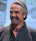 SDCC 2015 - Jeremy Irons (19524260758) (cropped) (cropped).jpg