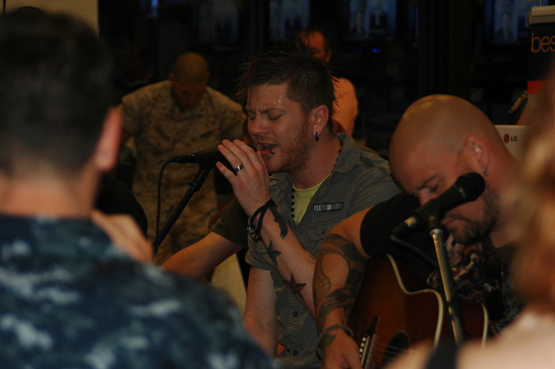 File:Saving Abel meets Service members at Norfolk NEX DVIDS190999.jpg