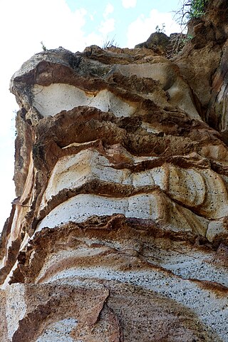 <span class="mw-page-title-main">Scarborough Sandstone</span> Geologic formation in eastern Australia