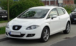 Seat Leon (1P) - Frontansicht, 17 de abril de 2011, Düsseldorf.jpg