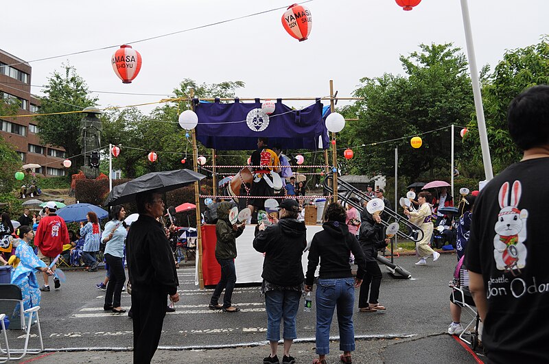 File:Seattle 2011 - Bon Odori 001.jpg