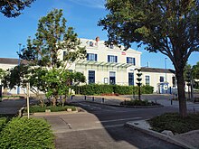 La gare de Sens et ses abords.