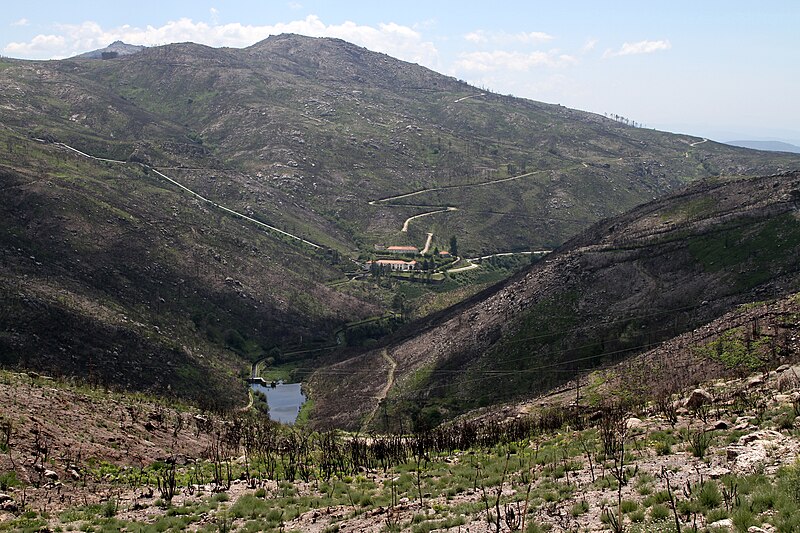 File:Serra da Estrela-218-Kraftwerk-2011-gje.jpg