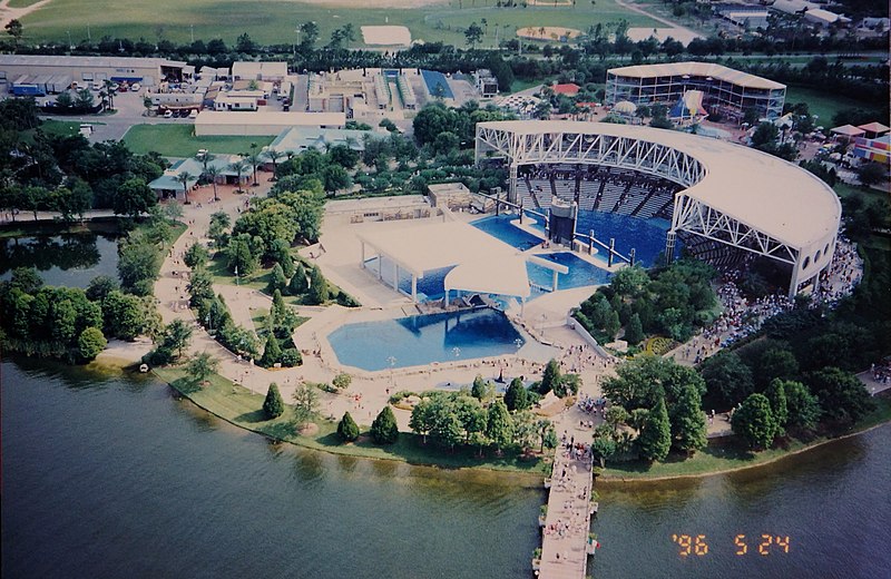 File:Shamu Stadium 海洋世界 - panoramio.jpg