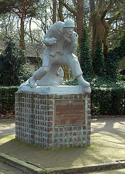 Паметник на загиналите парашутисти в Операция „Маркет-Гардън“, 1944 г.