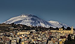 Panorama mjesta ispod Etne