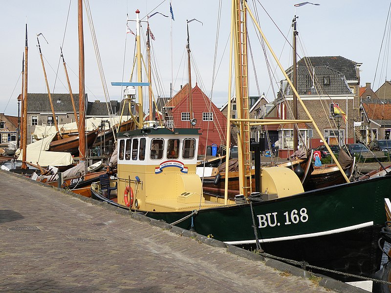 File:Spakenburg Oude Haven 18.JPG