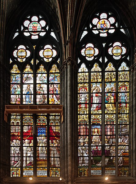 File:Stained-glass windows in Cathédrale Notre-Dame, Tournai (DSCF8354).jpg