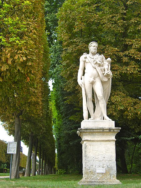 File:Statue d'Hercule (Parc de Sceaux).JPG