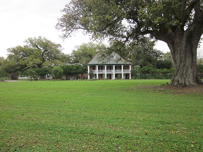 File:Stella Plantation Mch 2012 3.JPG