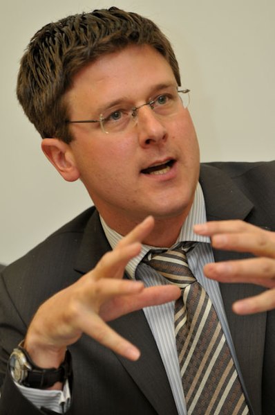 File:Stephen Hale at Policy Network event.jpg