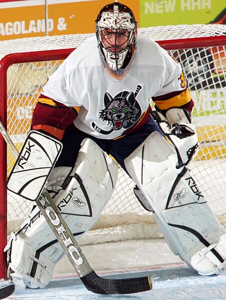 Shields with the Chicago Wolves in 2005
