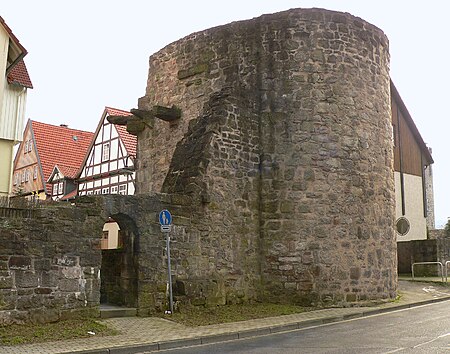 Stumpfeturm Hann Münden halbschräg von vorn