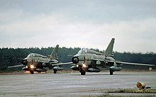 Su-17 (12387687753).jpg