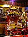 Taichung Nantian Temple Innen Sänfte.jpg