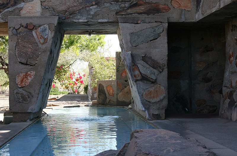 File:Taliesin West pool & fountain.jpg