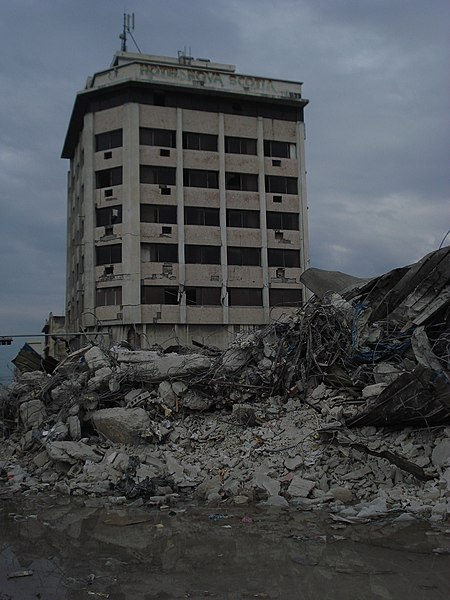 File:Teleco Building (Haiti Earthquake - 2010) (4321740913).jpg